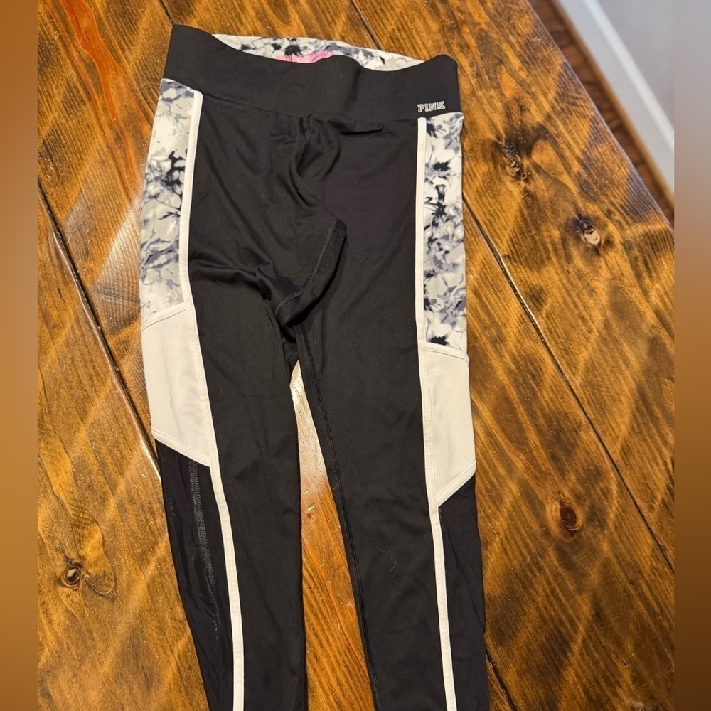 Pink Victoria's secret leggings. black/white. Size Med full length